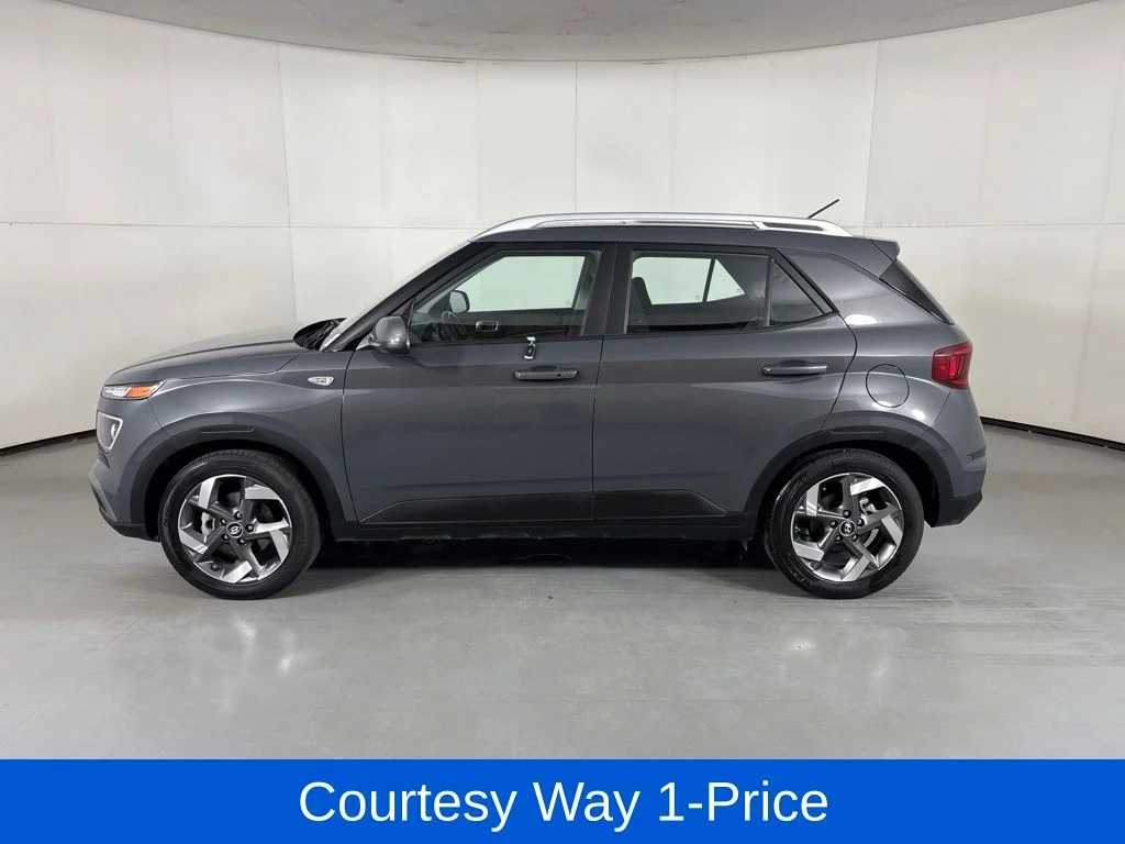 Used 2025 Gray Hyundai SEL image 6