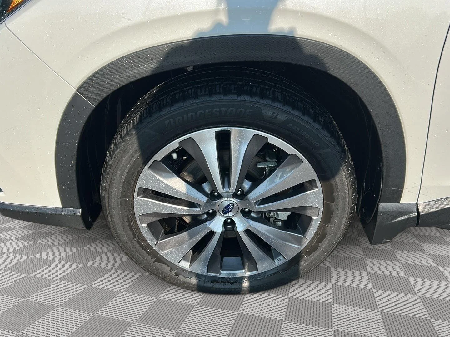 Used 2019 Crystal White Pearl Subaru Limited image 5