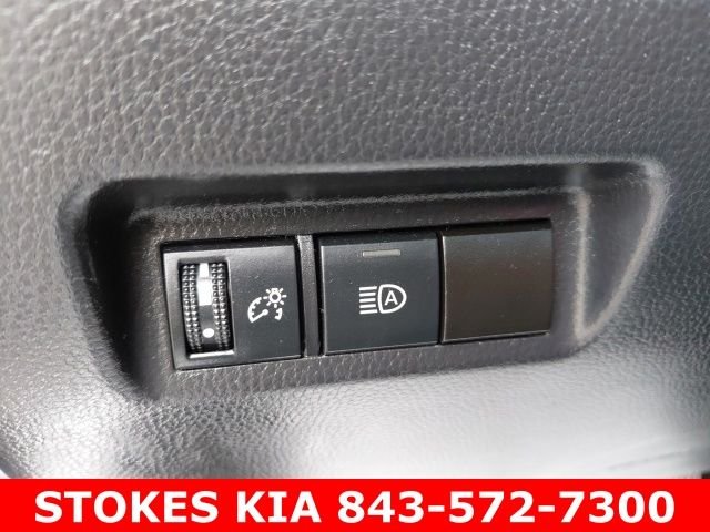 Used 2021 Silver Toyota XLE image 17