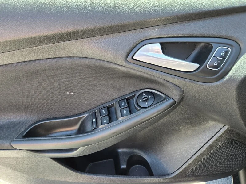 Used 2017 MAGNETIC Ford SE image 14