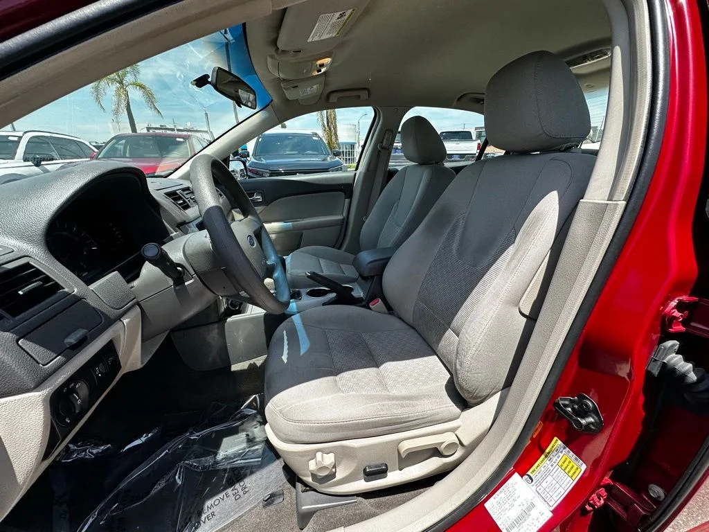 Used 2010 Red Ford SE image 17