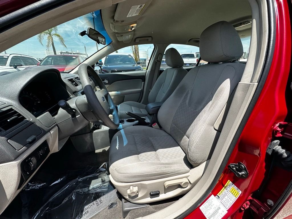 Used 2010 Red Ford SE image 17