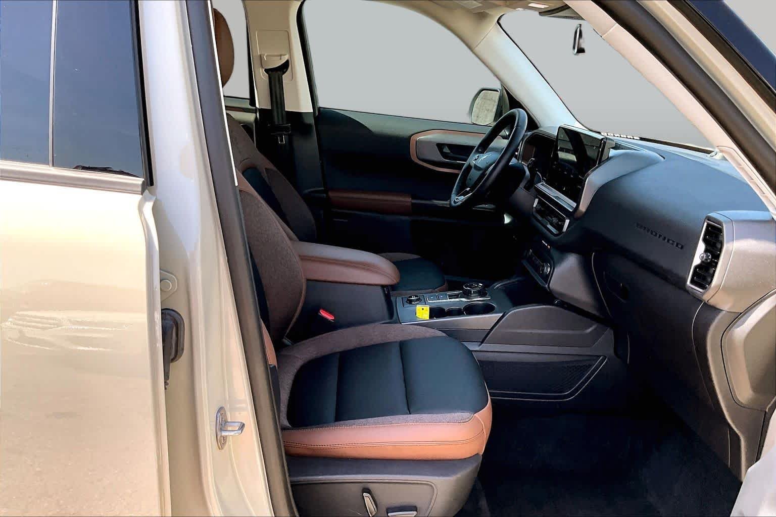 Used 2025 Desert Sand Ford Outer Banks image 9