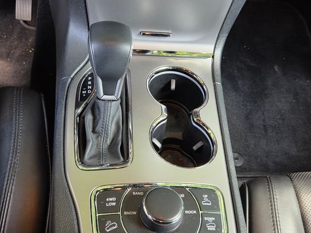 Used 2018 Black Jeep Overland image 10