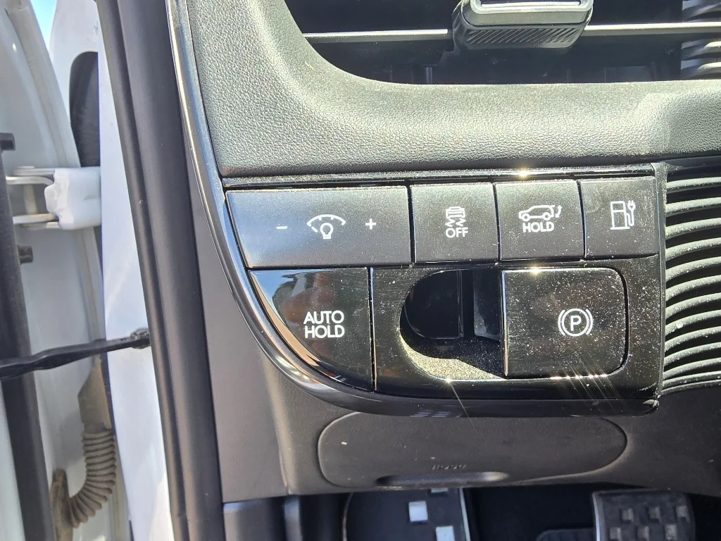 Used 2025 Atlas White Hyundai Base (A1) image 18
