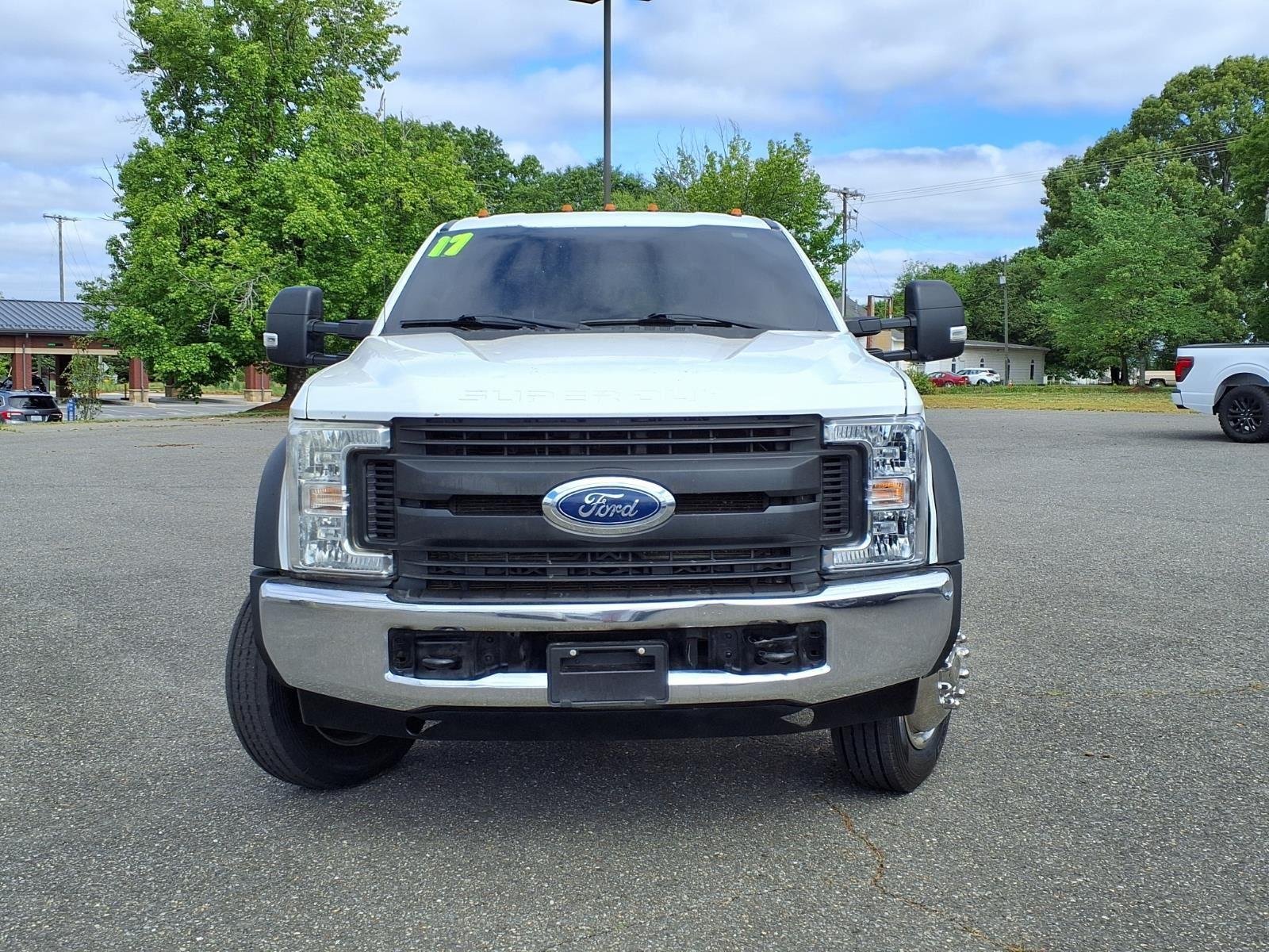 Used 2017  Ford XL image 7