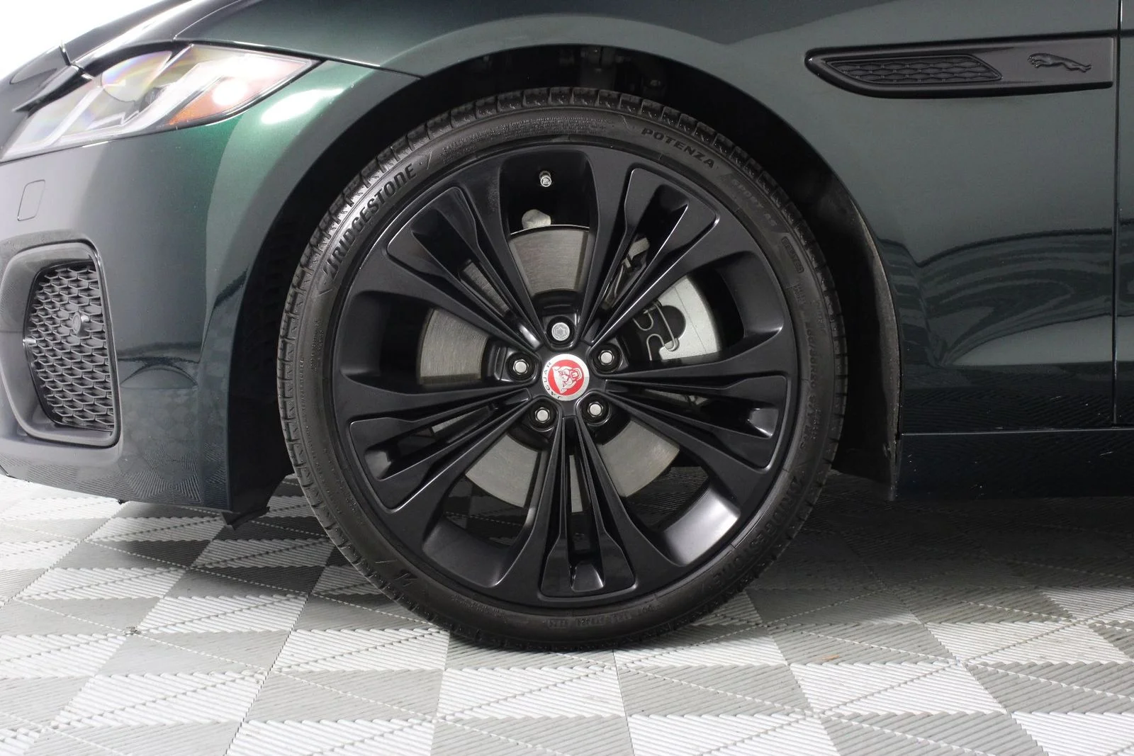 Used 2023 British Racing Green Metallic Jaguar SE image 28