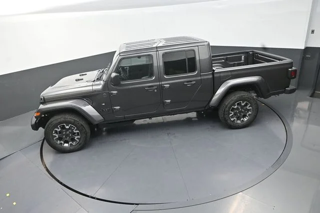 New 2026 Granite Crystal Metallic Clear-Coat Exterior Paint Jeep Sahara image 14