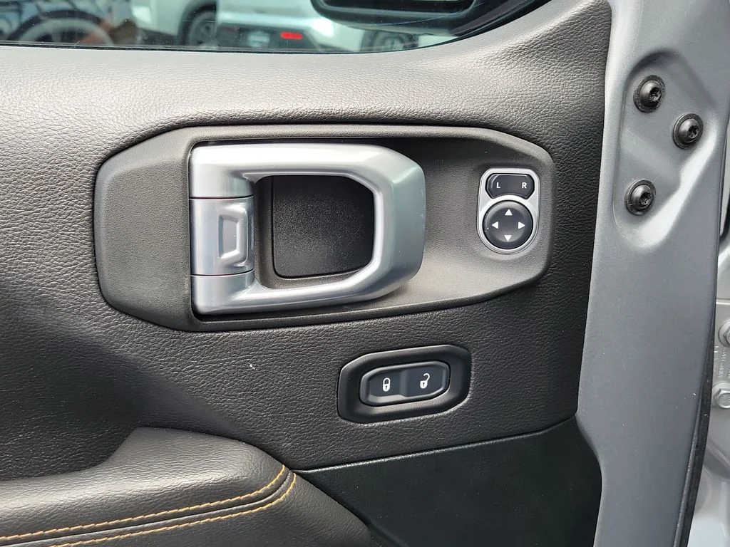 Used 2021 Silver Jeep Overland image 22