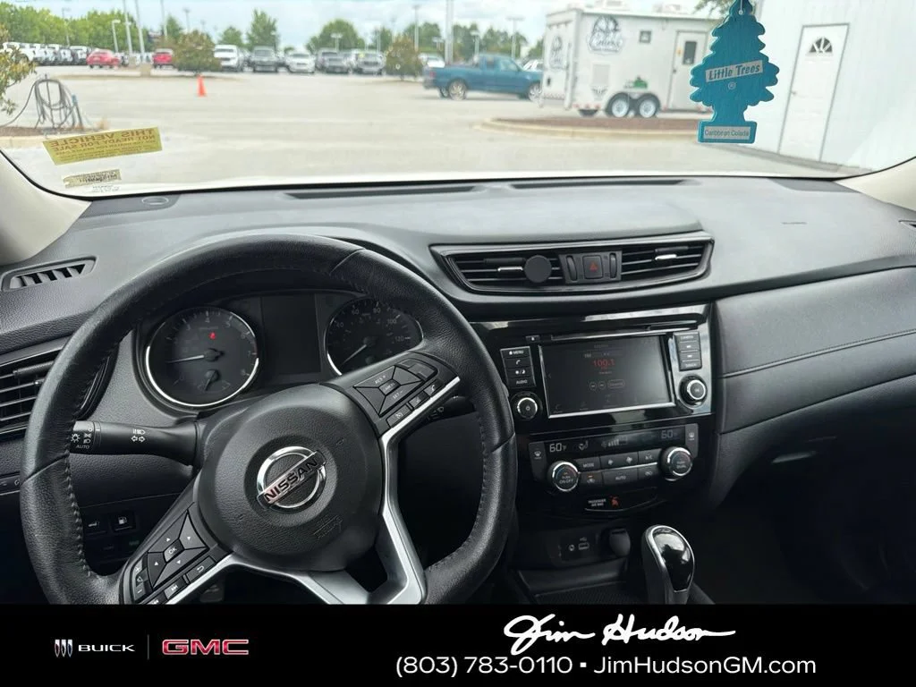 Used 2020 Glacier White Nissan SV image 8