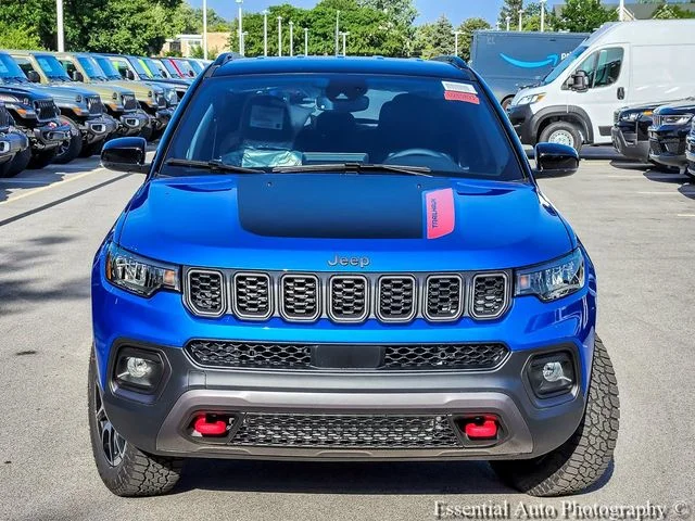 New 2026 Hydro Blue Pearl-Coat Exterior Paint Jeep Trailhawk image 4