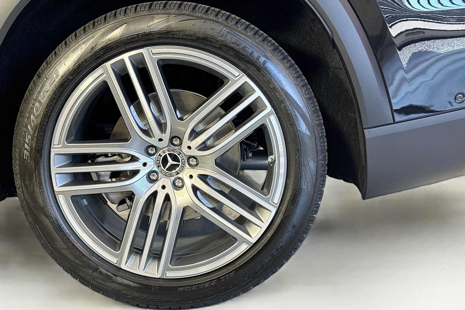 New 2026 Obsidian Black Metallic Mercedes-Benz GLS 450 image 30