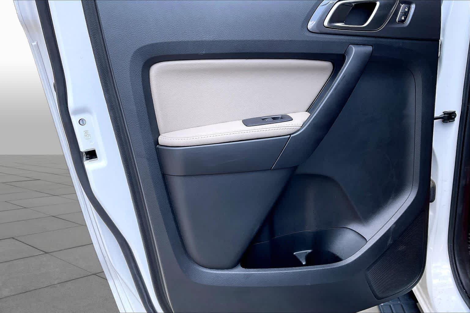 Used 2023 Oxford White Ford LARIAT image 22