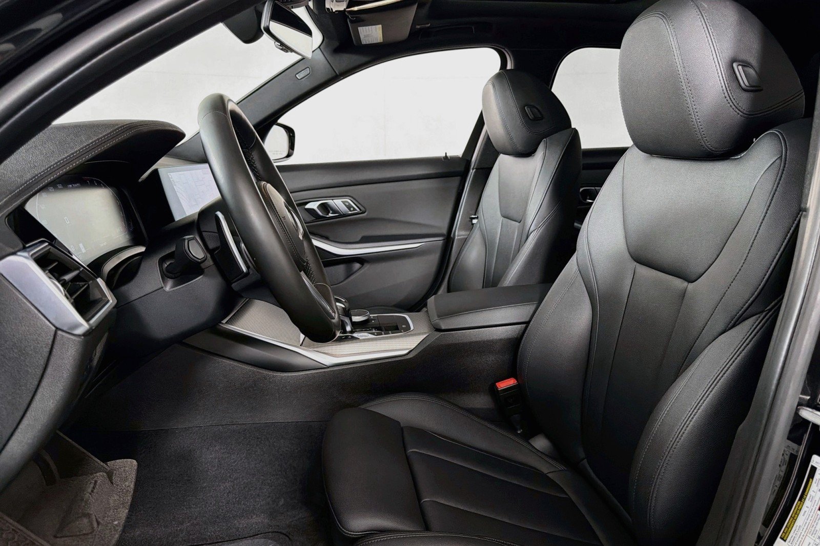 Used 2020 Black Sapphire Metallic BMW M340i image 17