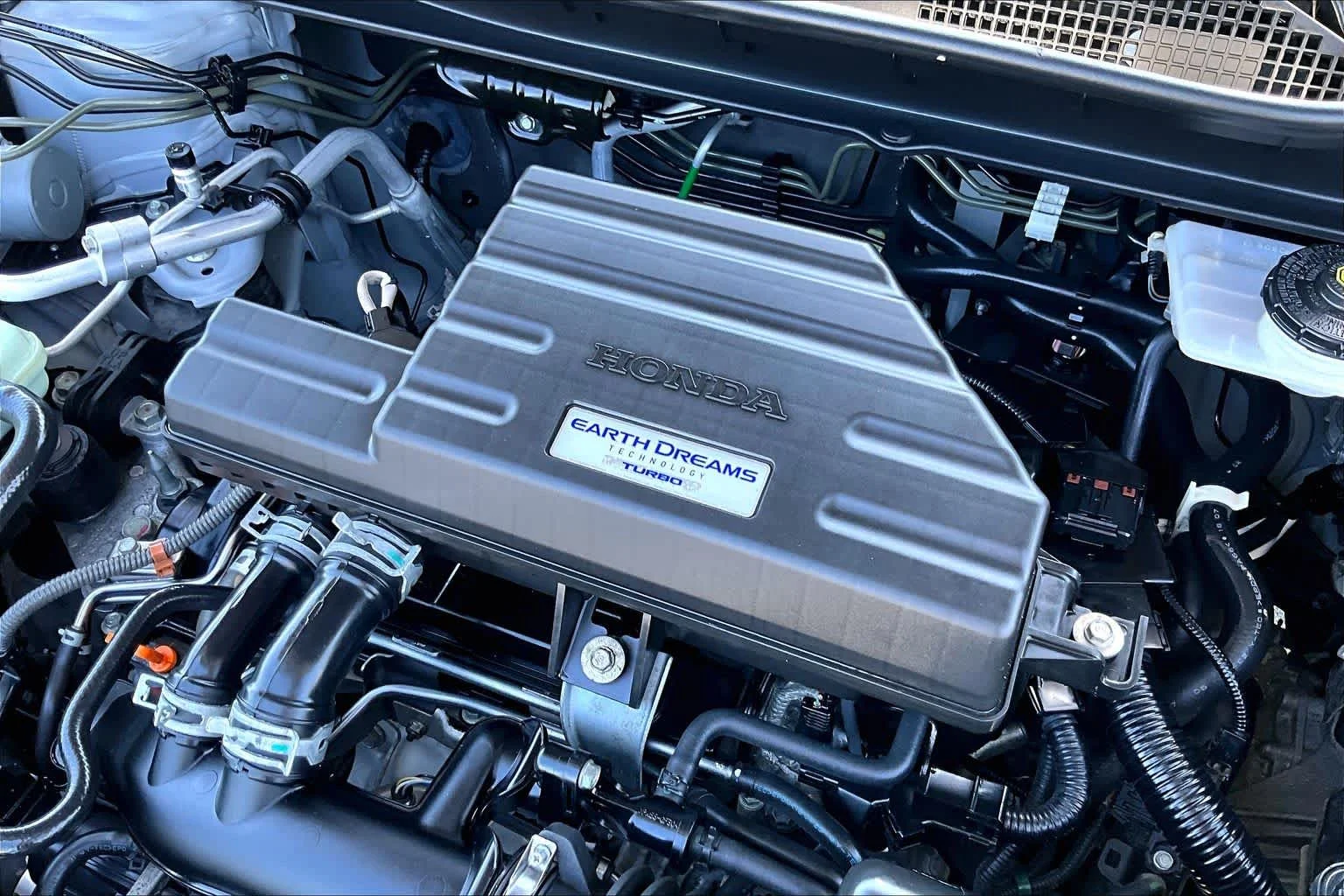 Used 2018 Lunar Silver Metallic Honda Touring image 31