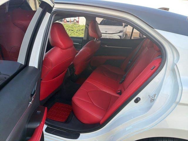 Certified Used 2021 MID BLK/WIND CHILL Toyota  image 19
