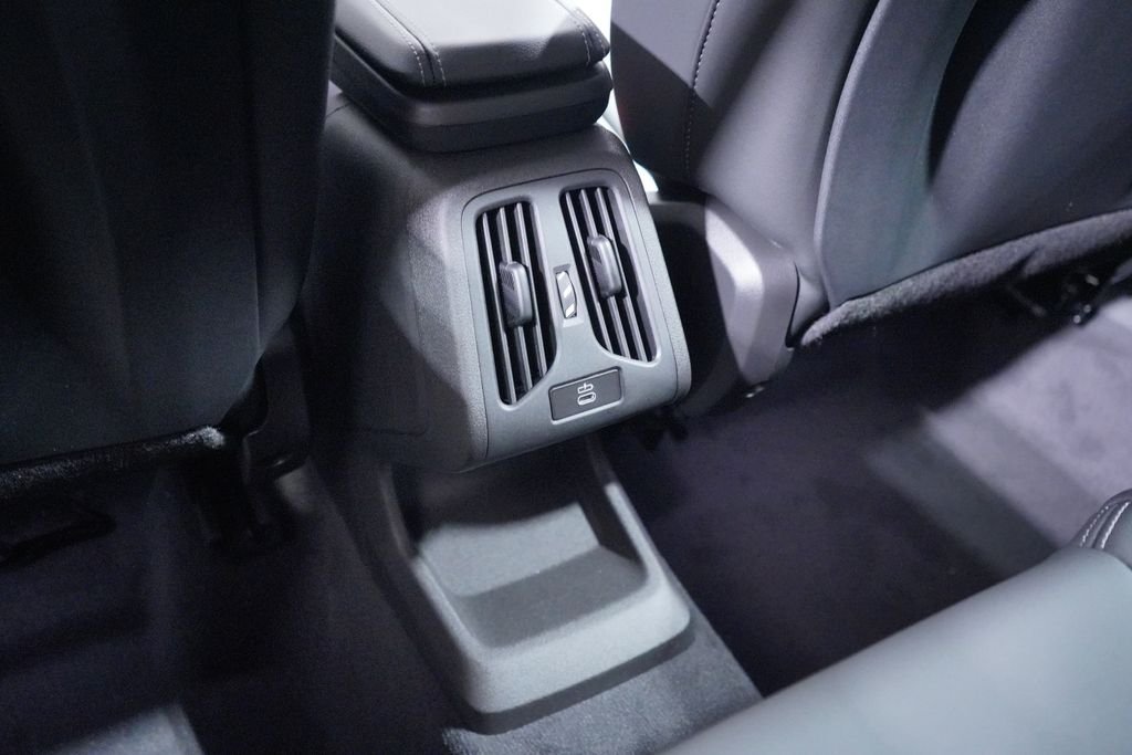 New 2027  BMW xDrive28i image 18