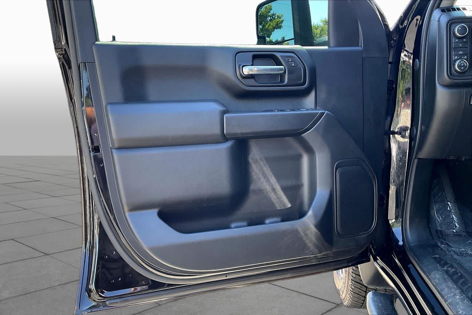 Used 2020 Black Chevrolet Custom image 22
