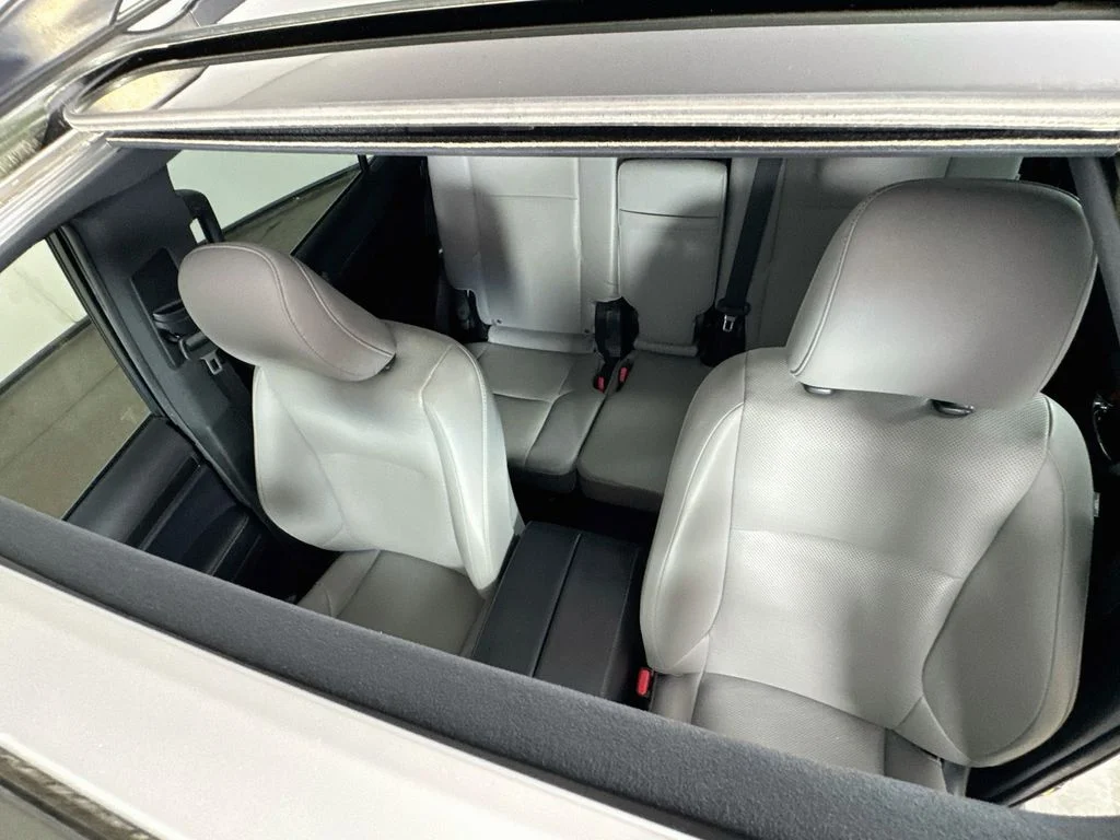 Used 2023 Green Lexus 460 image 26
