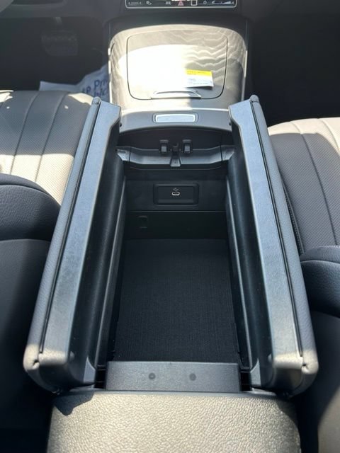 New 2026 MANUFAKTUR Moonlight White Metallic Mercedes-Benz E 450 image 71