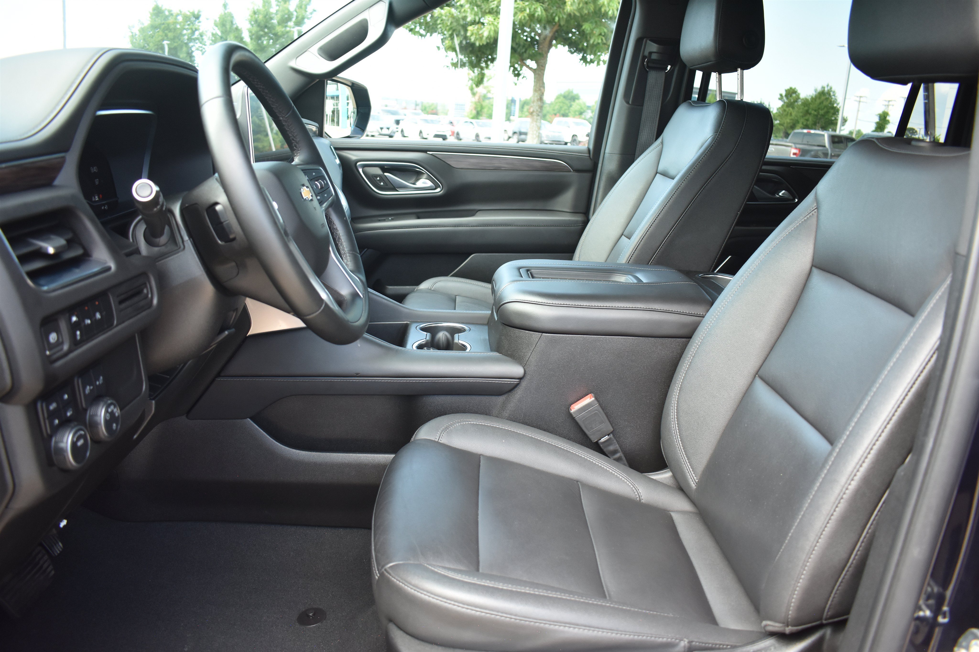 2023 Chevrolet Suburban LT - Photo 14