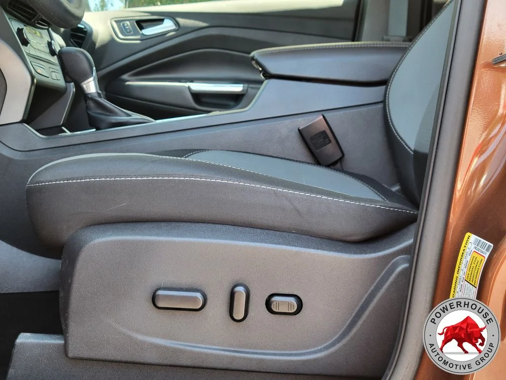 Used 2017 Red Ford SE image 23
