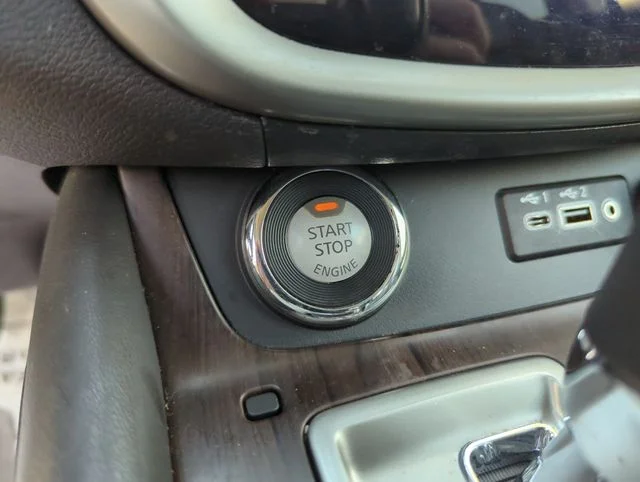 Used 2019 White Nissan Platinum image 46