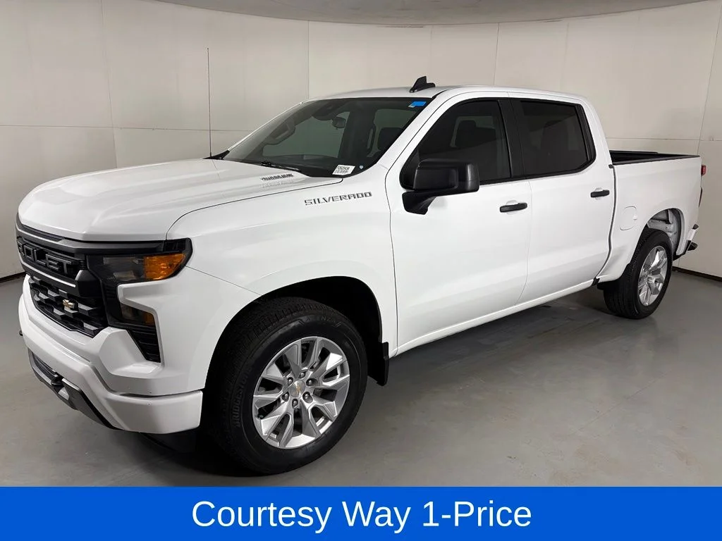 Used 2024 White Chevrolet Custom image 5