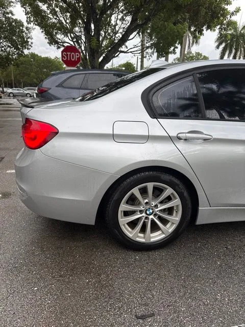 Used 2018 Silver BMW 320i image 4