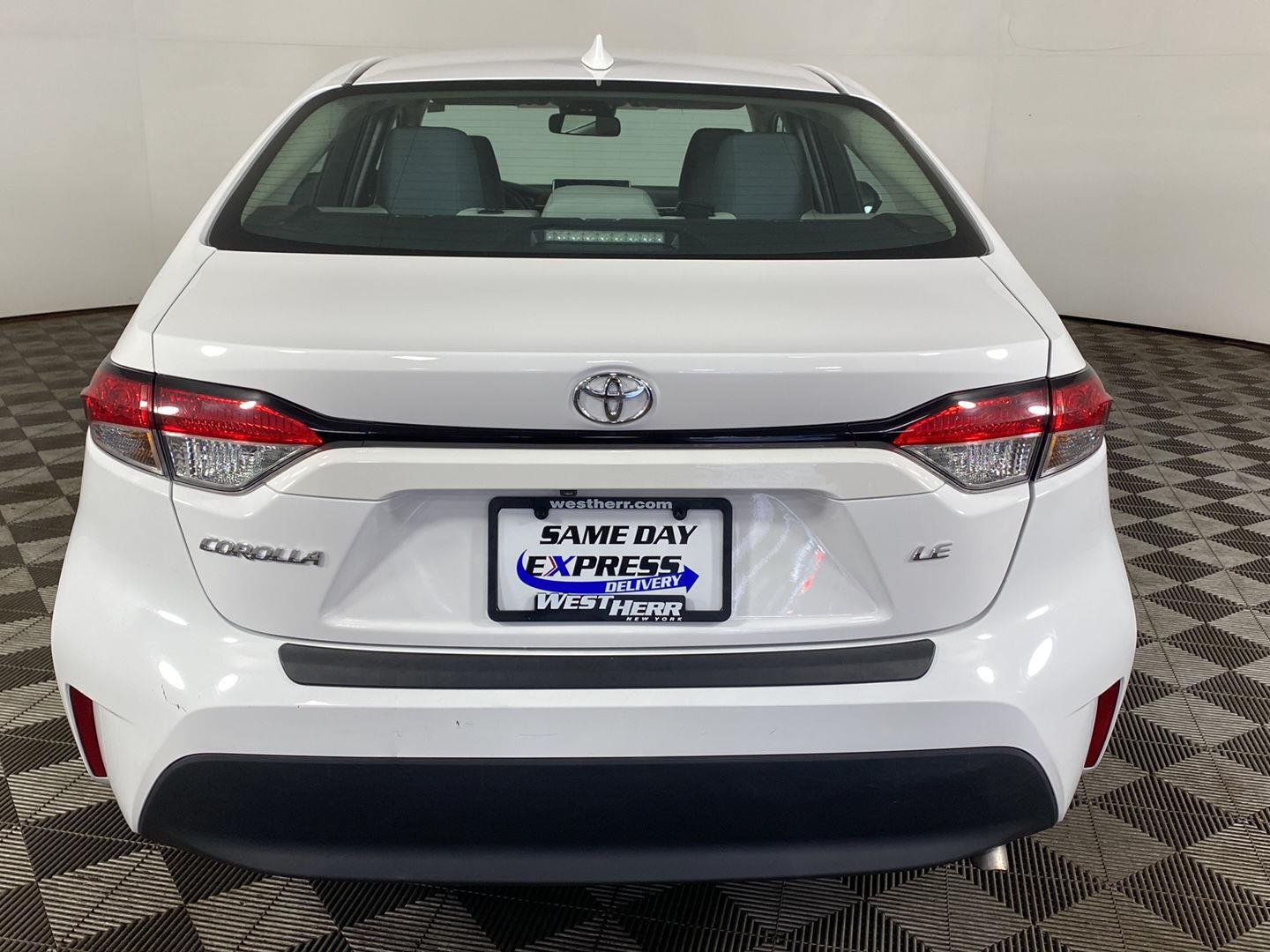 Used 2023 Ice Cap Toyota LE image 15