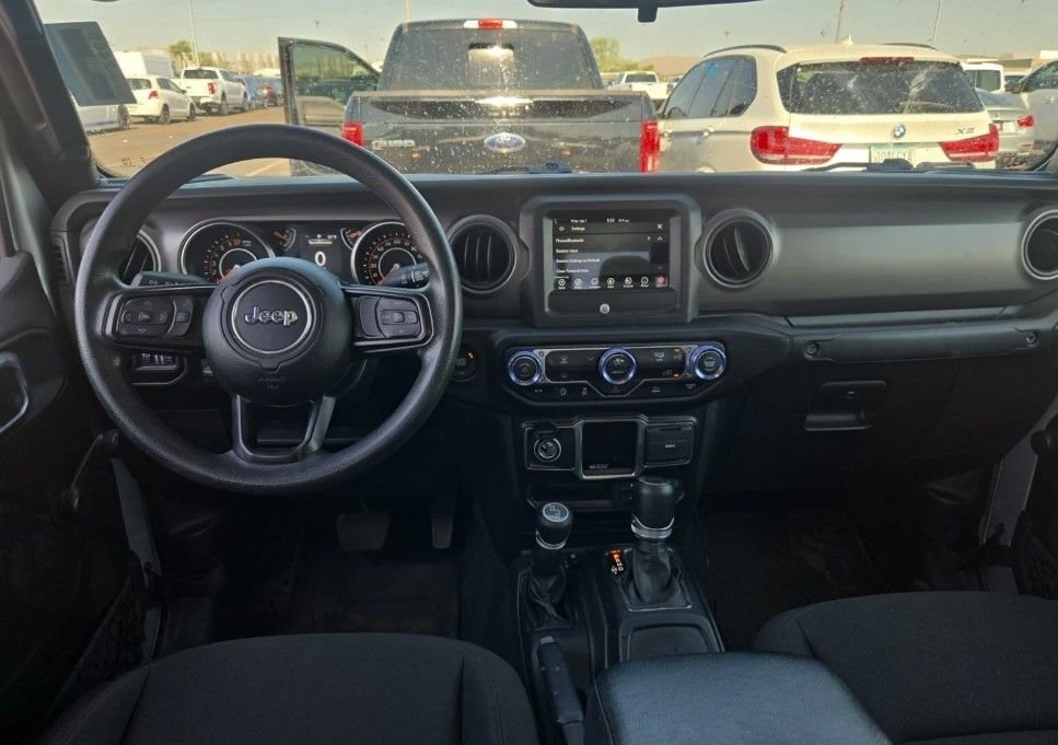 Used 2022 Silver Jeep Willys image 2