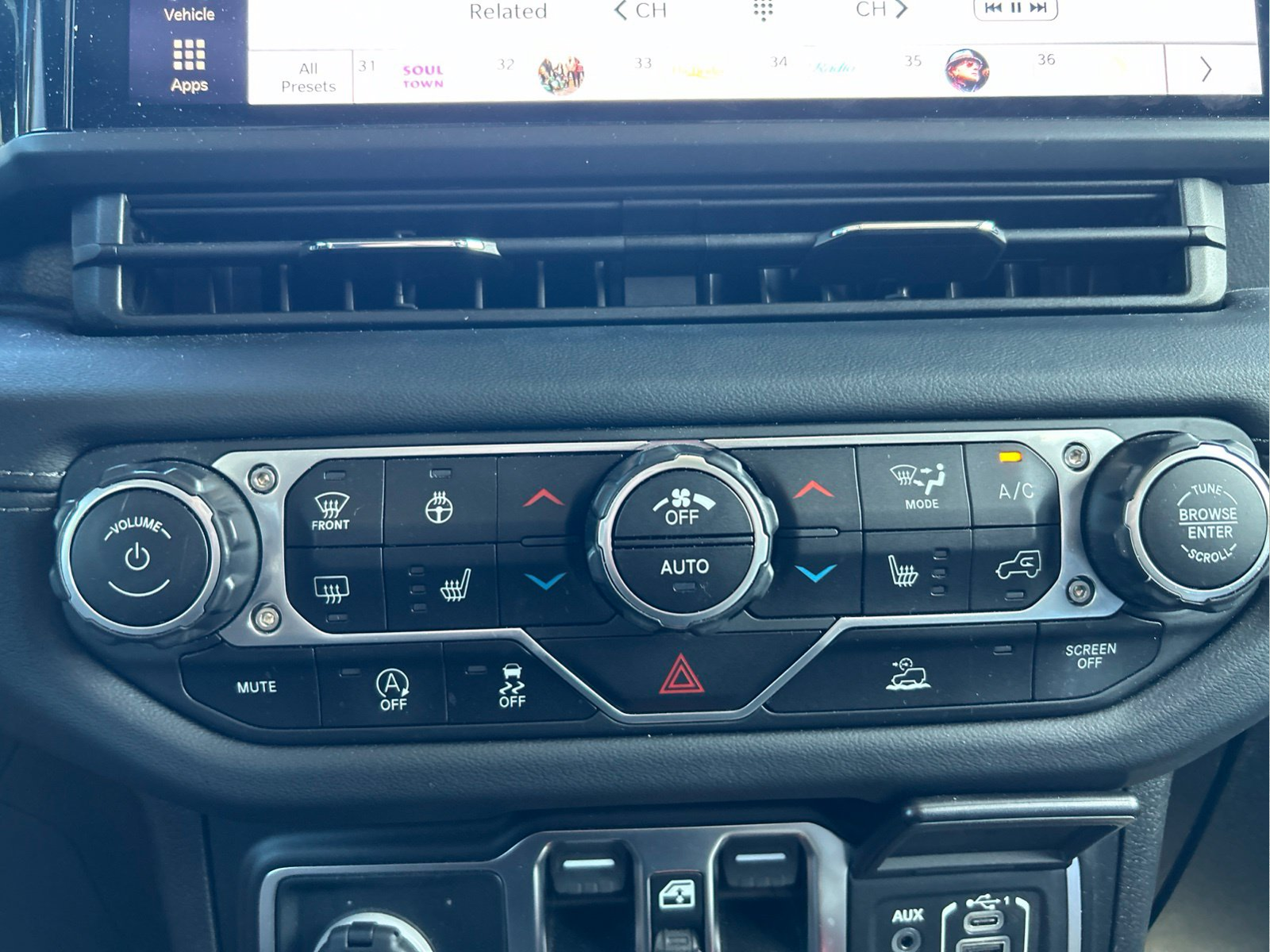 Used 2024 Blue Jeep Sahara image 30