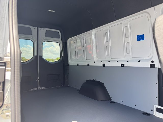 New 2026 Arctic White Mercedes-Benz Crew 170 WB image 62