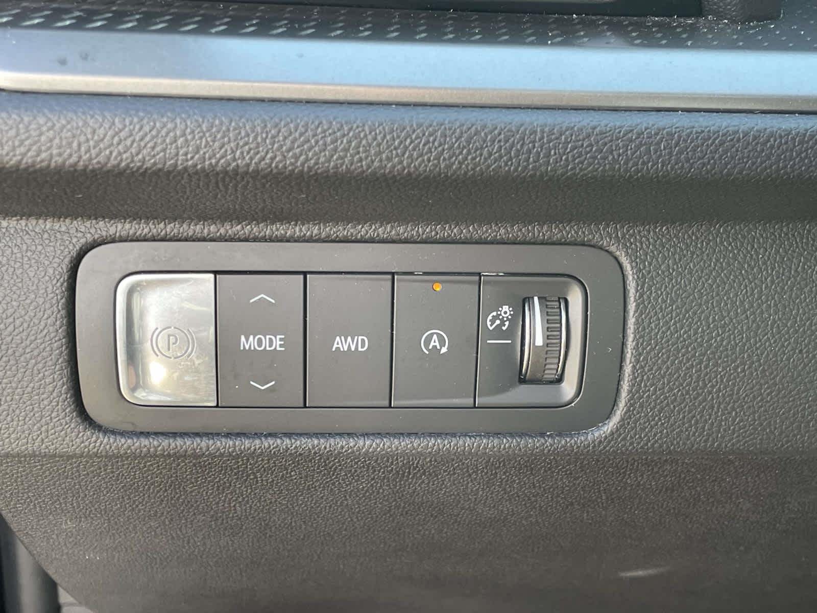 Used 2024 Mosaic Black Metallic Chevrolet AWD LT image 36