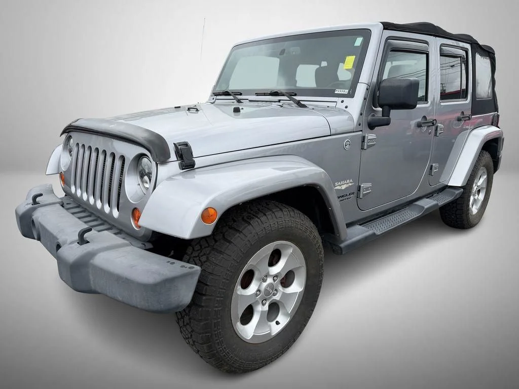 Used 2013 Jeep Wrangler Unlimited Sahara with VIN 1C4BJWEG8DL629329 for sale in Albertville, AL