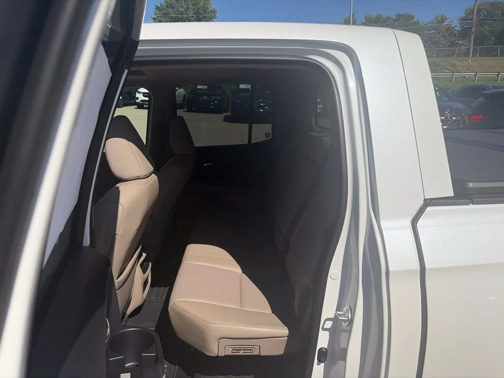 Used 2023 White Honda RTL-E image 19