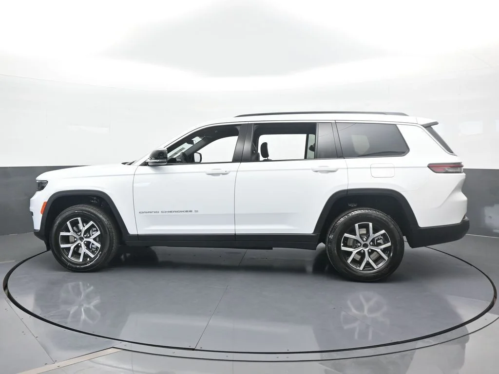 Used 2025 Bright White Clearcoat Jeep Limited image 3