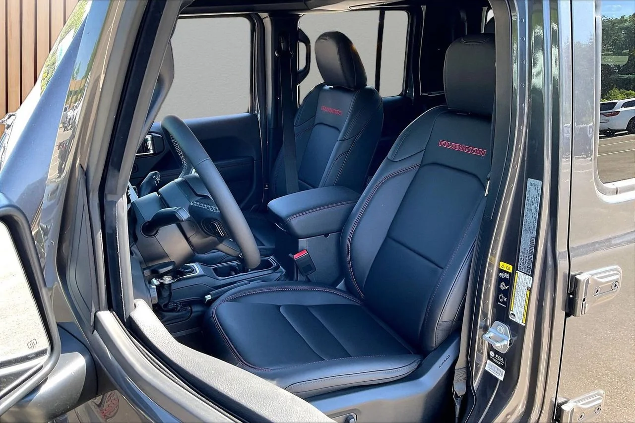 New 2026 Granite Crystal Metallic Clear-Coat Exterior Paint Jeep Rubicon X image 19