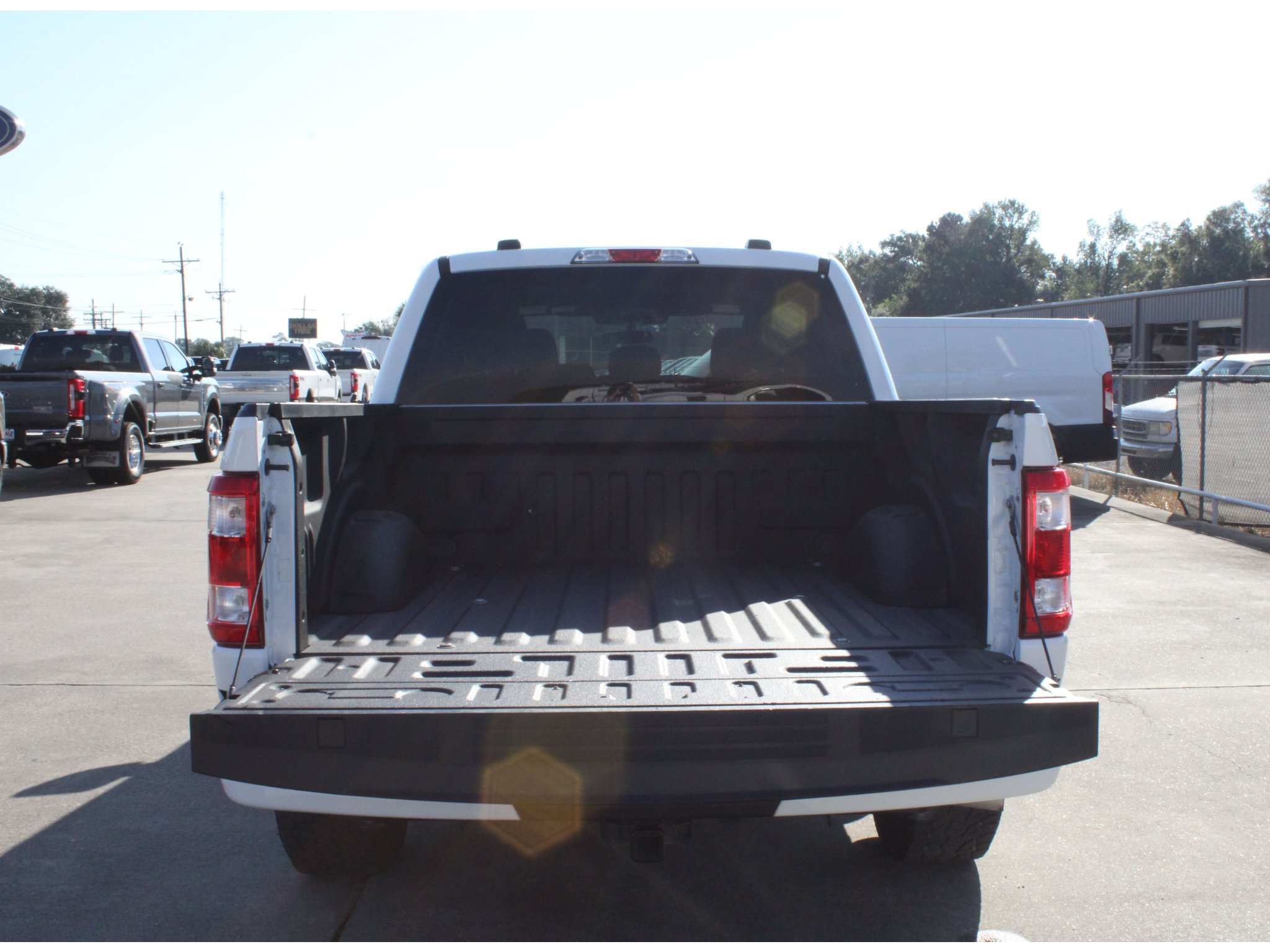 Used 2023 Oxford White Ford XL image 18