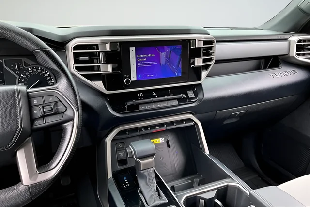 Used 2025  Toyota SR5 image 9