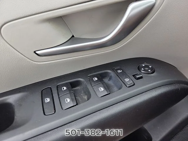 Used 2024 White Hyundai SEL image 29