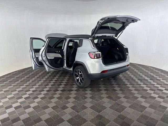 Used 2025 Silver Jeep Limited image 21