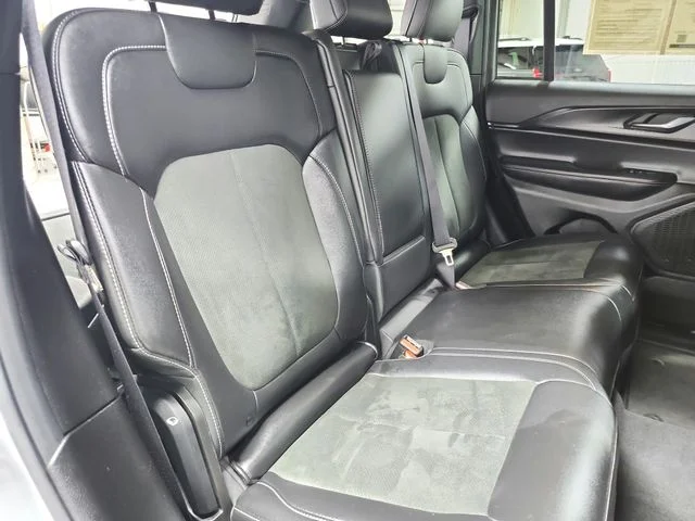 Used 2025 Silver Jeep Altitude image 43