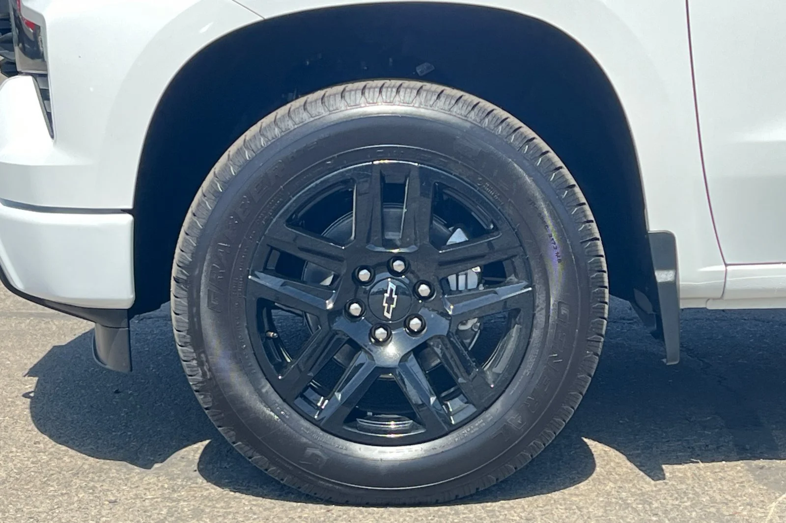 New 2026 Summit White Chevrolet Custom image 24