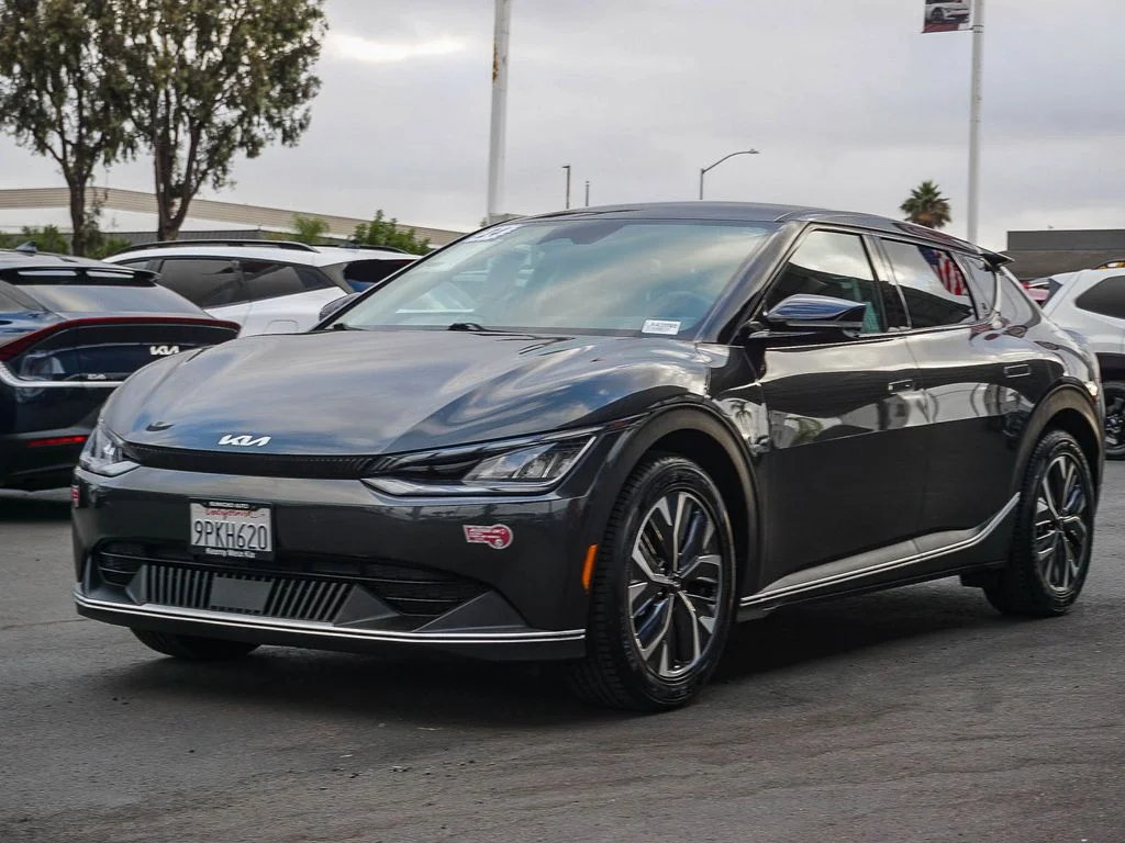 Certified Used 2024 Gray Kia Light image 4