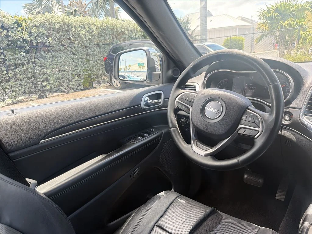 Used 2018 Billet Silver Metallic Jeep Limited image 15