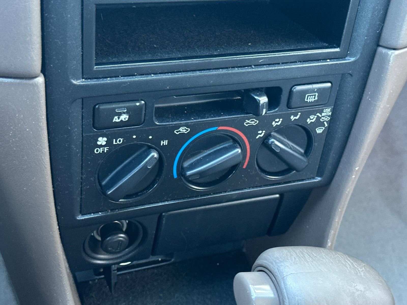 Used 1999 Tan Toyota CE image 17