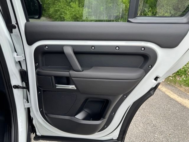New 2026 Fuji White Land Rover X-Dynamic SE image 15
