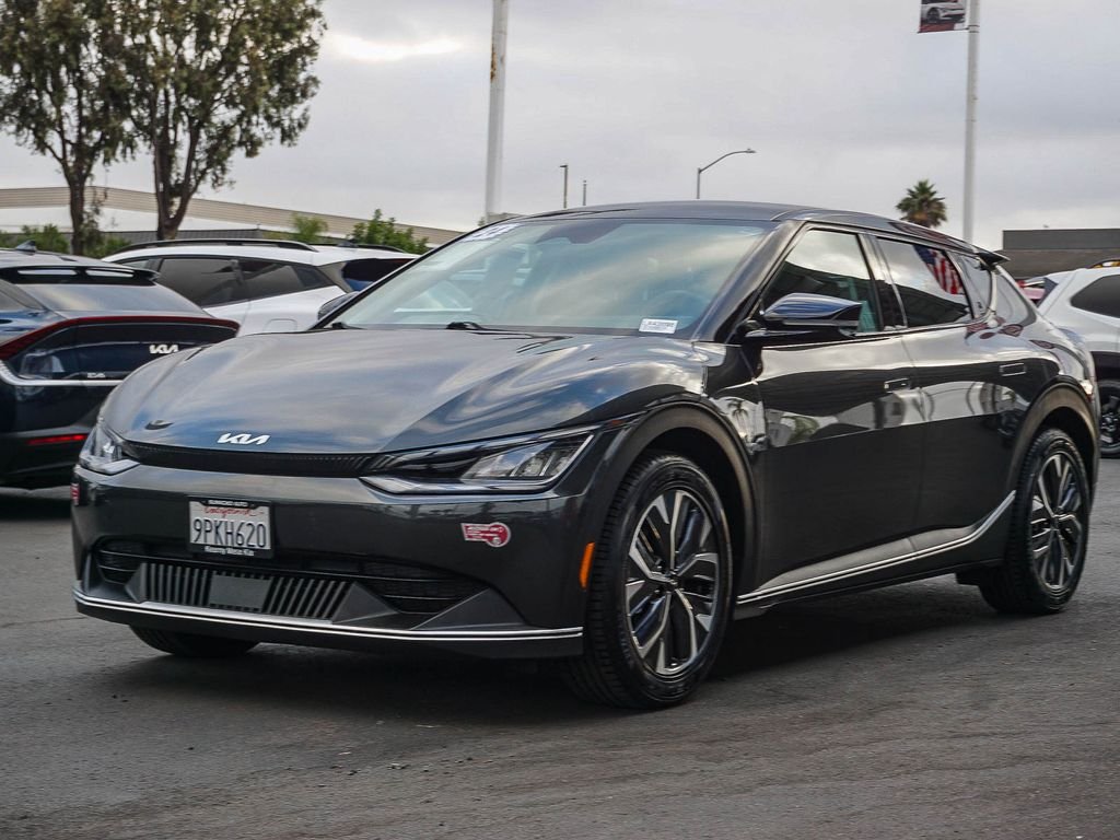 Used 2024 Gray Kia Light image 4