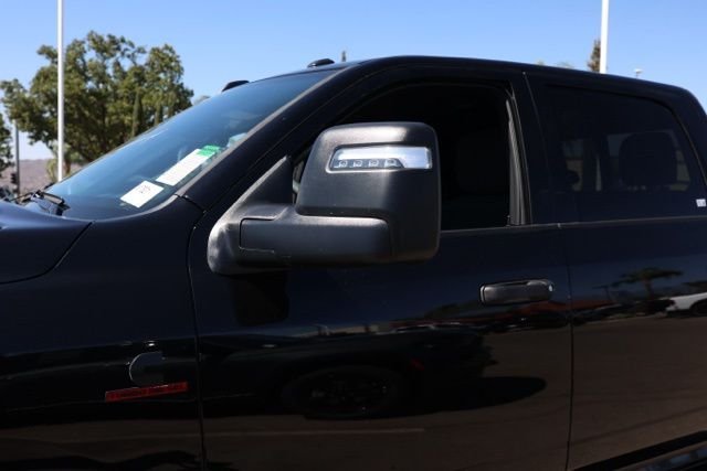 New 2026 Diamond Black Crystal Pearl-Coat Exterior Paint RAM Tradesman image 11